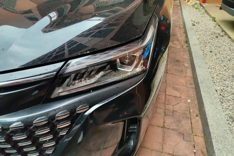 Used Landian E5 2023 1.5L DE-i 100KM Comfort Edition 7-Seater Left Front Headlight