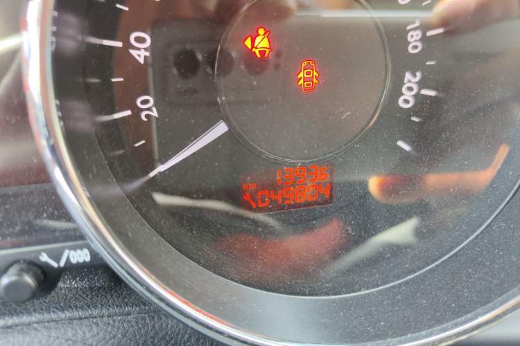 Used Peugeot 3008 2015 2.0L Automatic Trend Edition Odometer Close Up