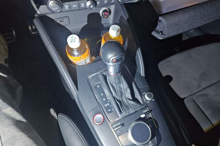 Used Audi S3 2017 Year Restyled S3 2.0T Limousine Gear Lever