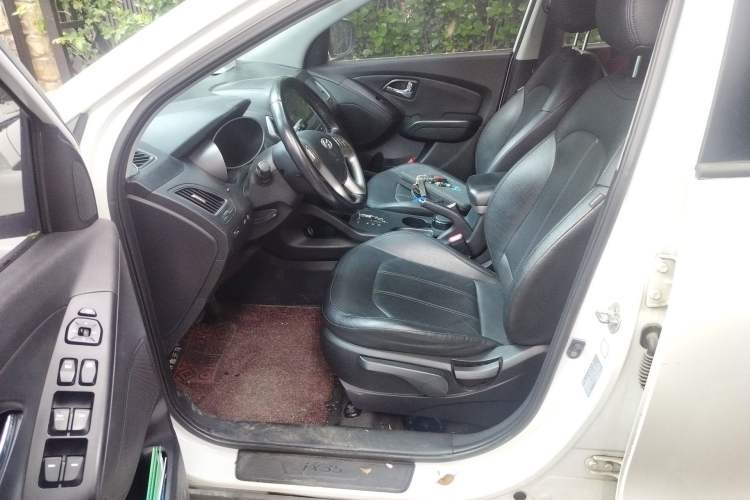 Used Hyundai ix35 2013 2.0L Automatic Two-Wheel Drive Smart GLS China IV Standard