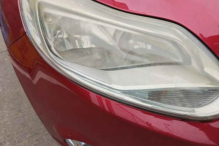 Used Ford Focus 2012 Sedan 1.6L Automatic Fashion Edition Right Front Headlight
