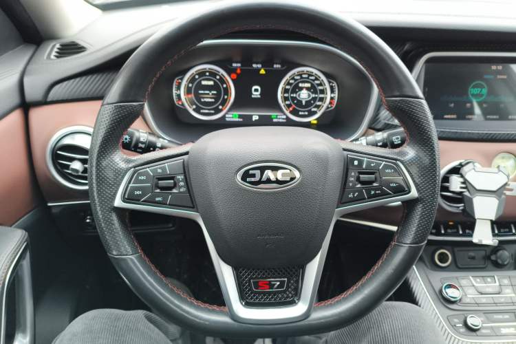 Used JAC Refine S7 2017 2.0T Automatic Luxury Model