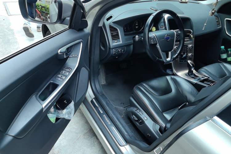 Used Volvo XC60 2016 T5 Smart Upgrade Model
