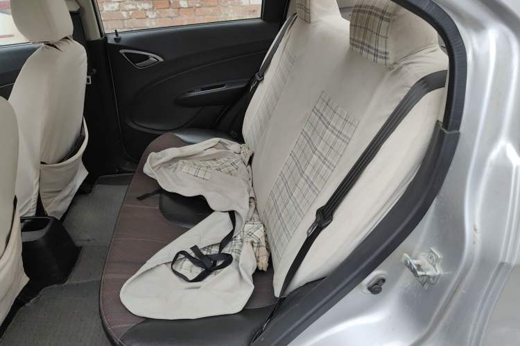 Used Chevrolet Sail 2013 Sedan 1.4L Manual - Youyi Happiness Edition Left Rear Seat