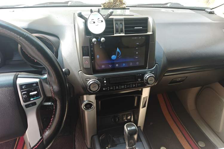 Used Toyota Prado 2010 4.0L Automatic TX-L Audio And AC Panel