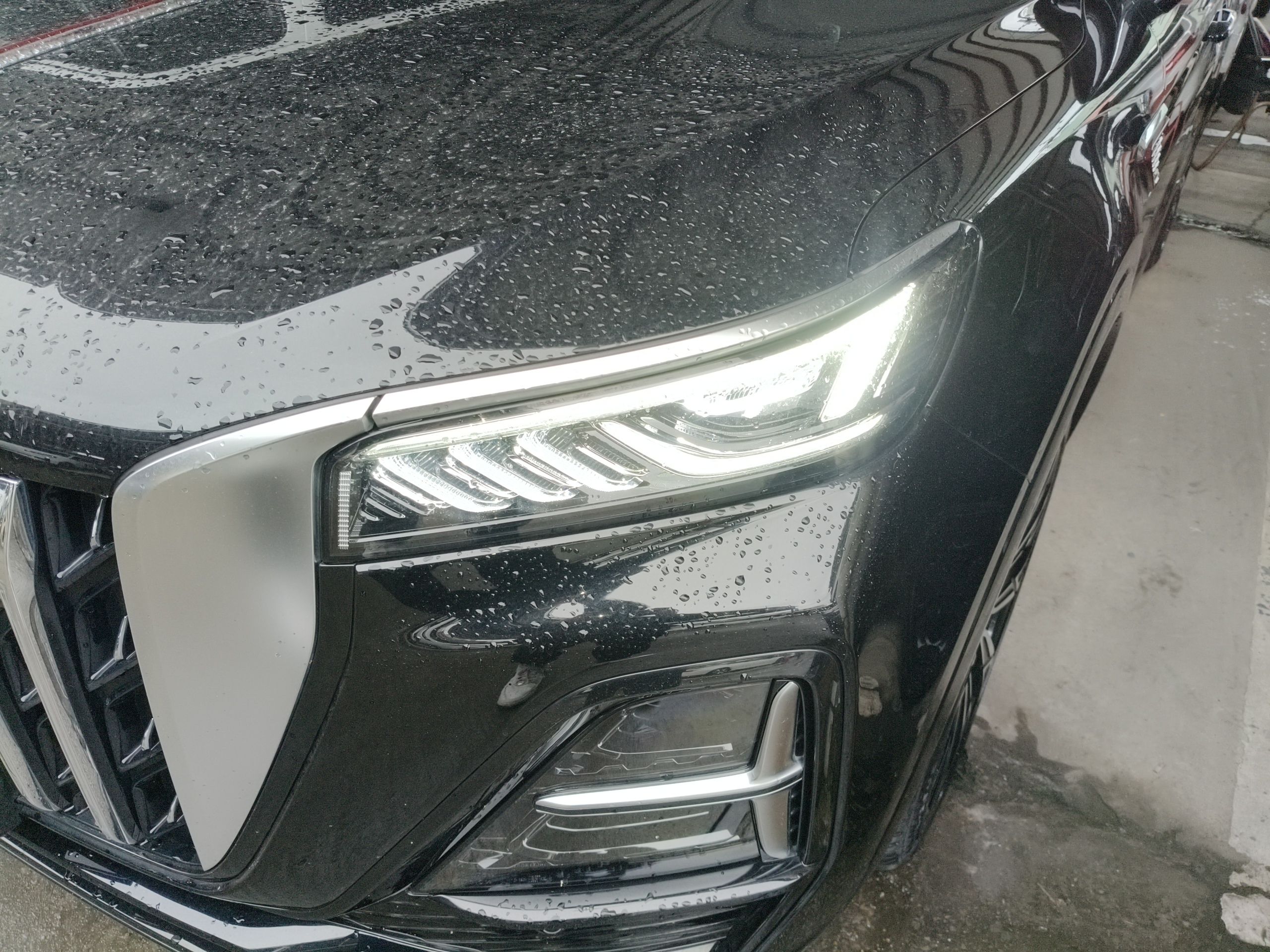 Hongqi HS5 2023 2.0T Four-Wheel Drive Flagship Pro Edition - Chinese Trim Xiang — снимка 8