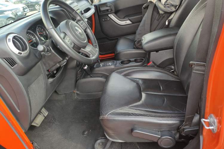 Used Jeep Wrangler 2015 3.0L Sahara Four-Door Edition
