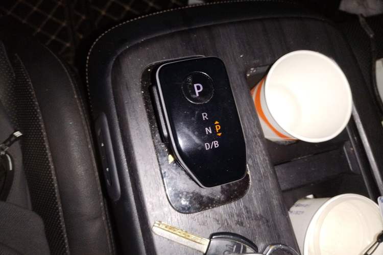 Used Nissan ARIYA 2022 Two-Wheel Drive Long-Range Version Gear Lever