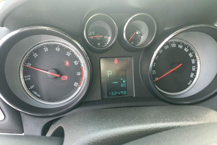 Used Buick Encore 2015 1.4T Automatic Two-Wheel Drive Urban Elite Version
