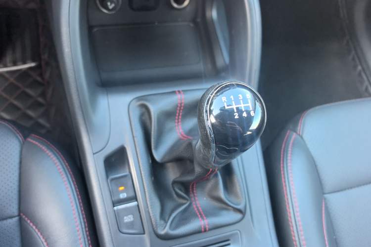 Used Changan CS75 2014 2.0L Manual Luxury Version China IV Standard
