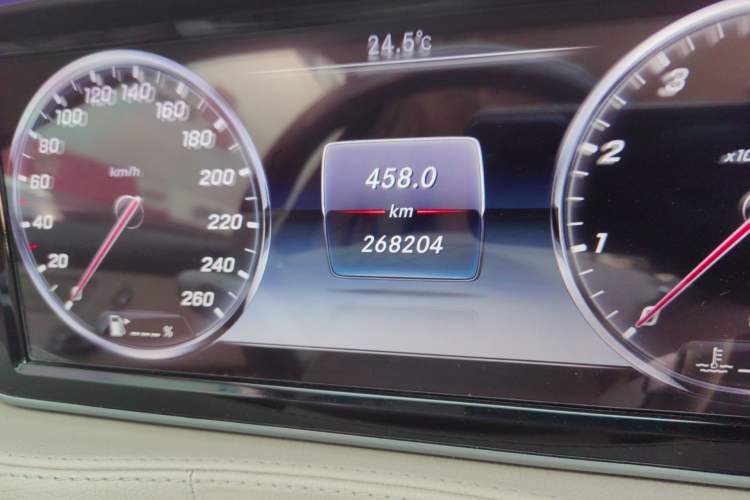Used Mercedes-Benz S-Class 2014 S 320 L Business Model Odometer Close Up