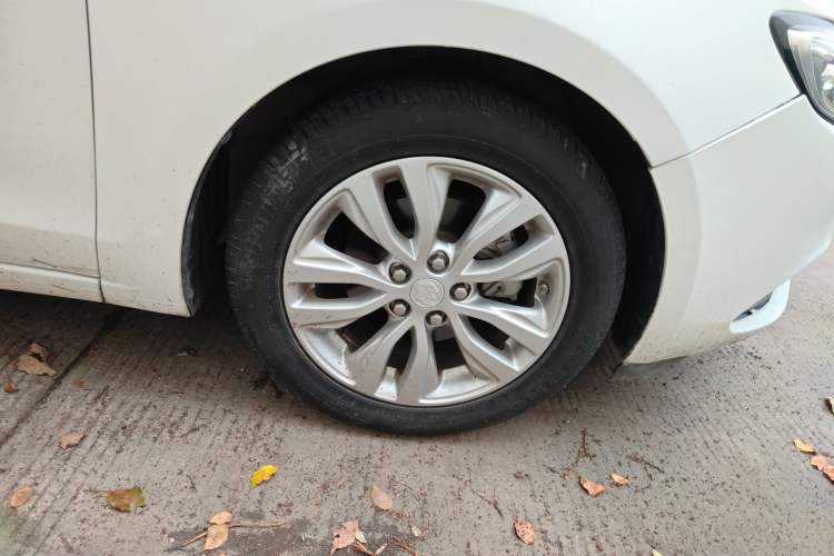Used Buick GT 2021 Revised Version Flagship 1.5L Automatic Elite Edition Right Front Wheel Hub