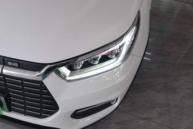 Used BYD Yuan New Energy 2019 EV535 Smart Connect Trendsetting Model