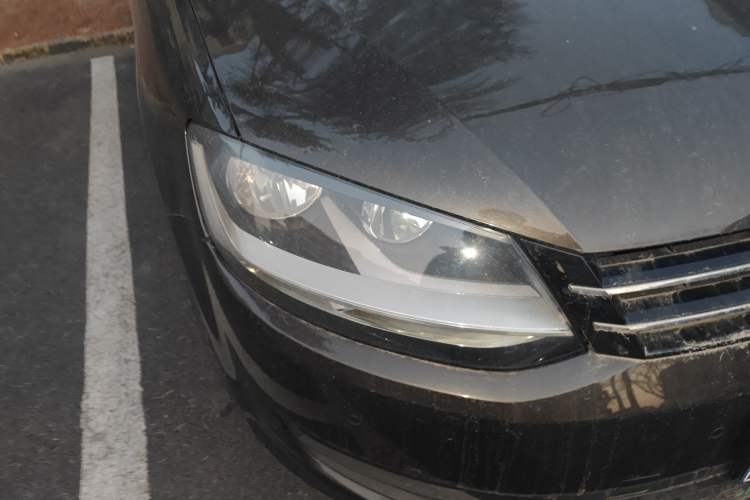 Used Volkswagen Sharan 2016 380TSI Comfort Edition 7-Seater Right Front Headlight