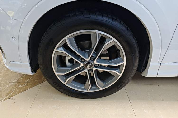 Used Audi Q3 2022 40 TFSI Fashion Dynamic Model
