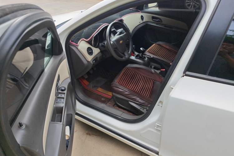 Used Chevrolet Cruze 2015 1.5L Classic SE MT