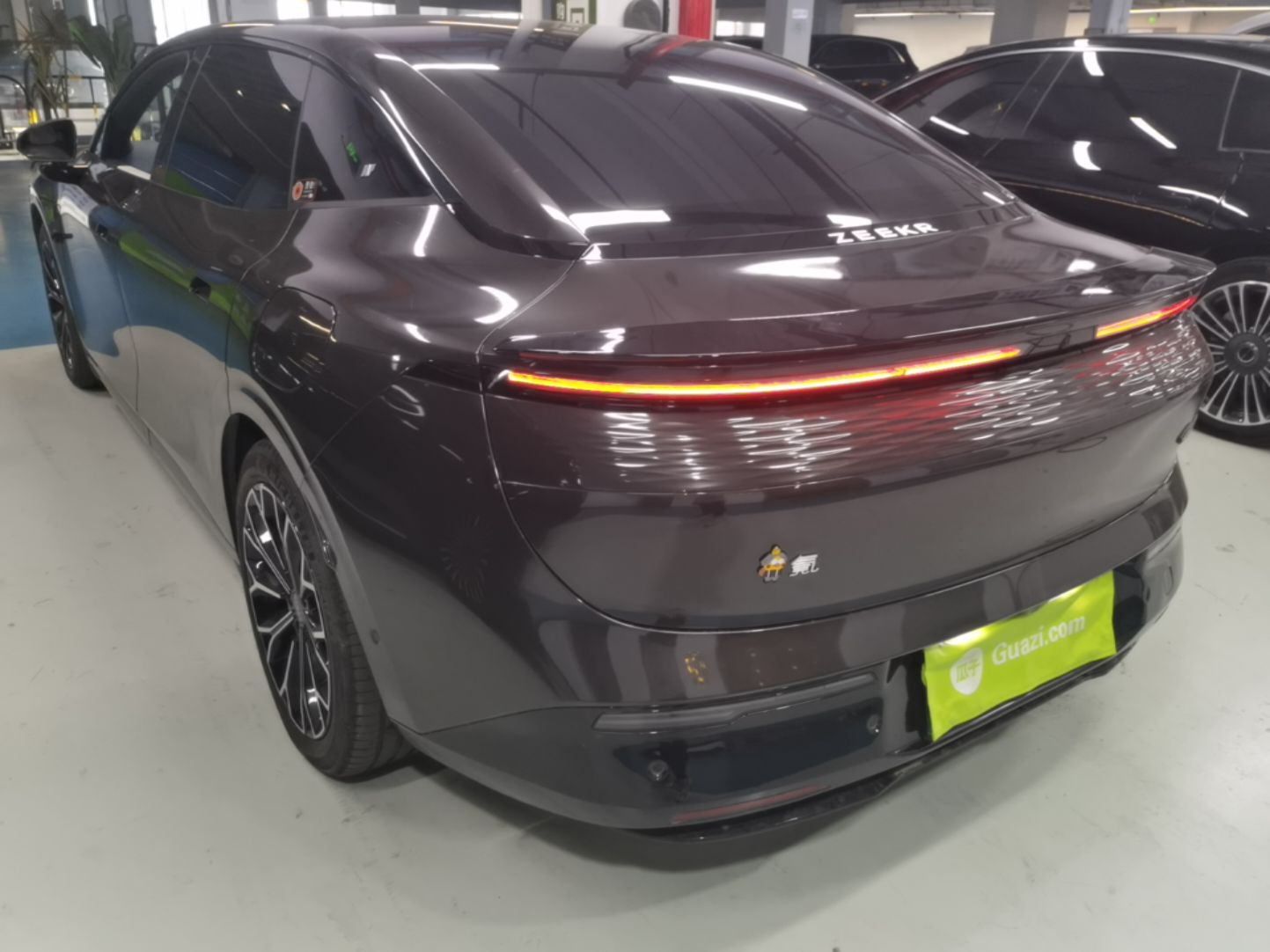 Zeekr 007 2025 Long-Range All-Wheel-Drive Intelligent Driving Version 100 kWh — снимка 4