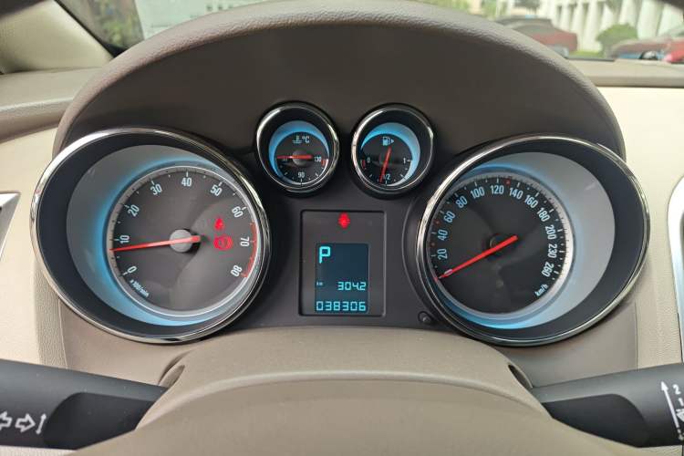 Used Buick GT 2013 GT 1.6L Automatic Fashion Edition Instrument Cluster