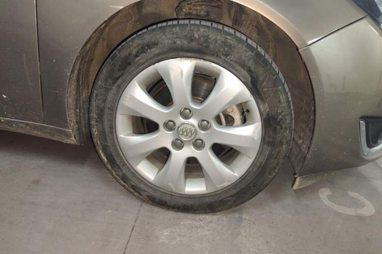 Used Buick Regal 2015 1.6T Leading Technology Model Right Front Wheel Hub