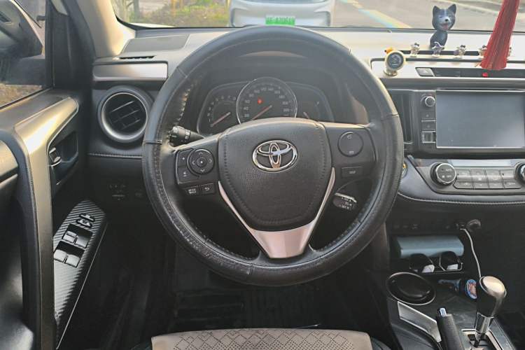 Used Toyota RAV4 2013 2.0L CVT Four-Wheel Drive New Edition