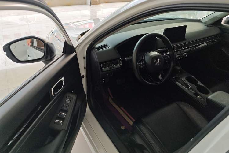 Used Honda Civic 2023 240TURBO CVT Dynamic Edition Driver Seat