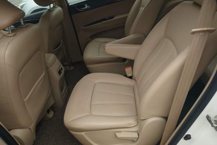 Used Baojun 730 2016 1.5T Manual Luxury Edition 7 Seats
