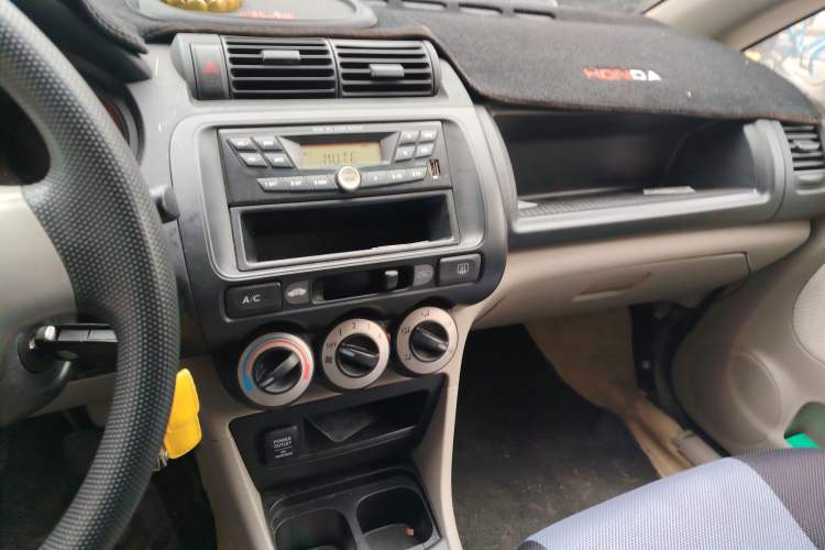 Used Everus S1 2011 1.3L Manual Comfort Edition