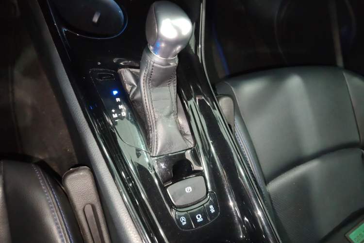 Used Toyota C-HR 2021 2.0L Luxury Edition Gear Lever