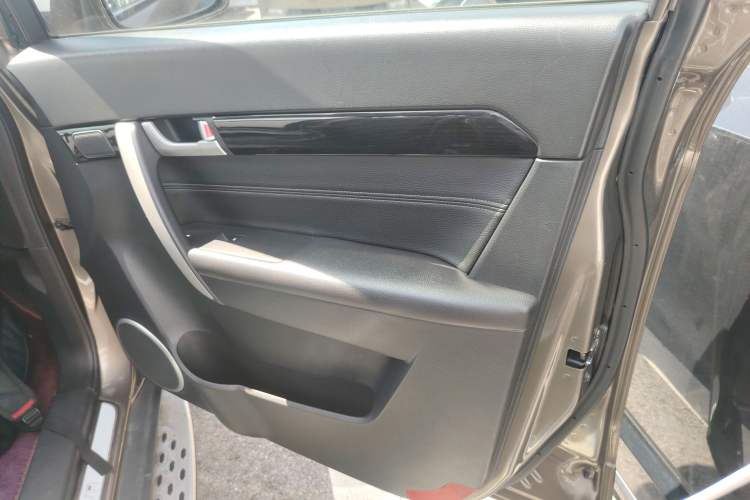 Used Chevrolet Captiva 2015 2.4L 4x4 Flagship Edition 7-Seater