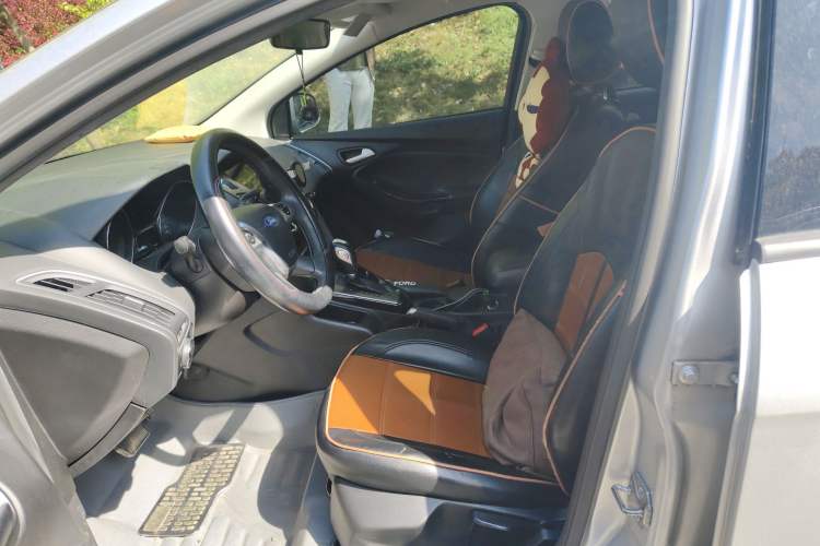 Used Ford Focus 2012 Hatchback 1.6L Automatic Fashion Edition Left Front Seat