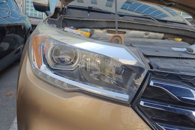 Used GAC Trumpchi GS4 2015 200T G-DCT Elite Edition Right Front Headlight