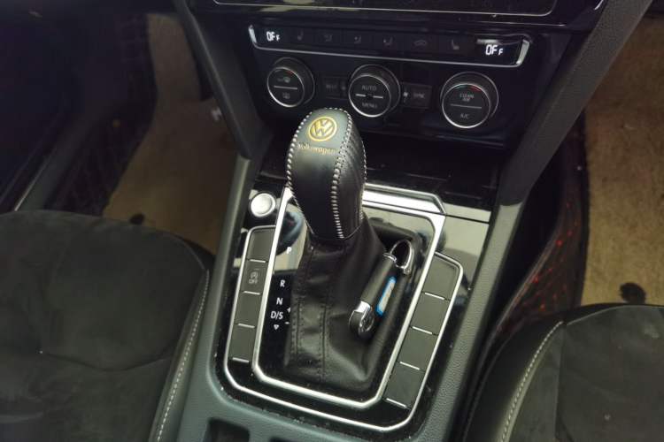 Used Volkswagen FAW-Volkswagen CC 2019 330TSI Huayan Edition China V Standard Gear Lever