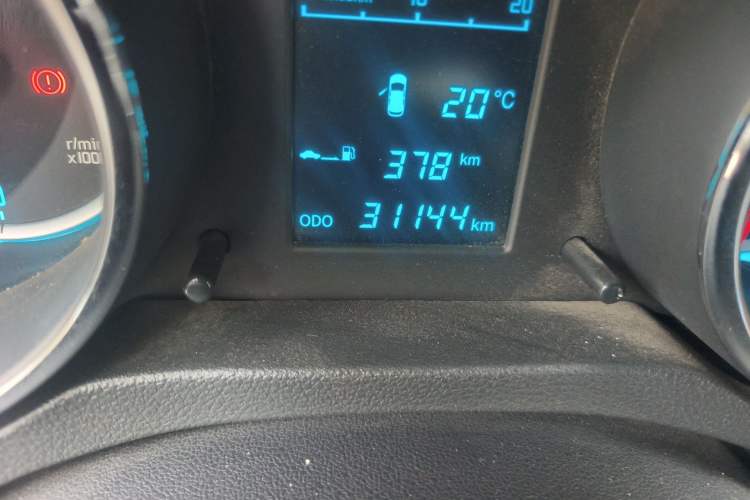 Used CHANGAN CS35 2015 1.6L Manual Luxury Model China IV Standard
