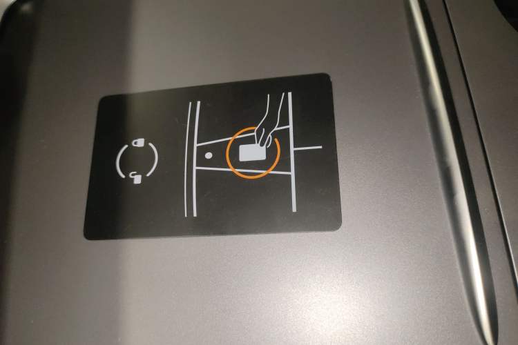 Used Tesla Model Y 2023 Long-Range All-Wheel-Drive Version
