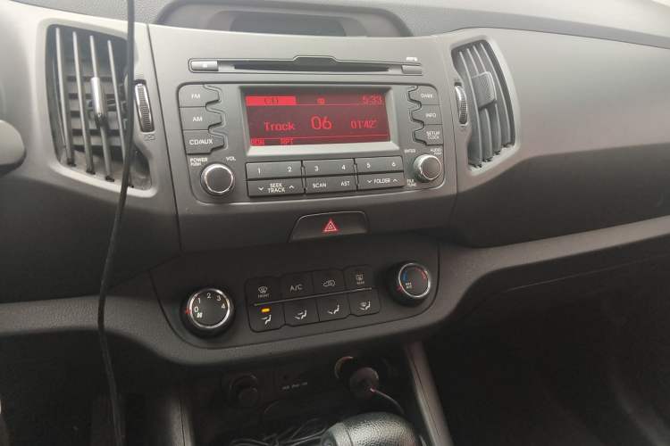 Used Kia Sportage R 2012 2.0L Automatic Two-Wheel Drive GL Trim Audio And AC Panel