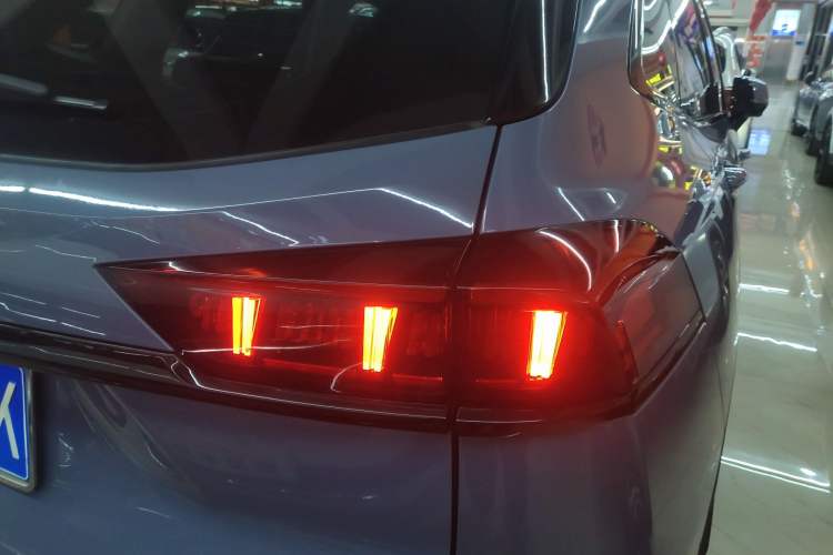 Used Wey Latte DHT 2022 1.5T DHT Extra-Large Cup Right Rear Taillight