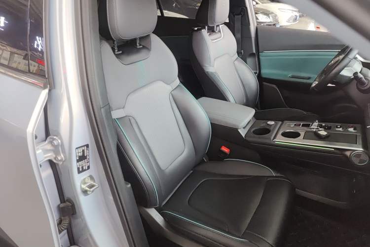 Used GAC Trumpchi EMKOO 2022 2.0T Neutron Star Max Edition Right Front Seat