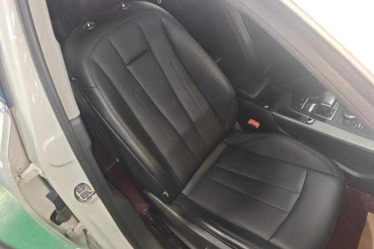 Used Audi A4L 2019 40 TFSI Ambition Version China V
