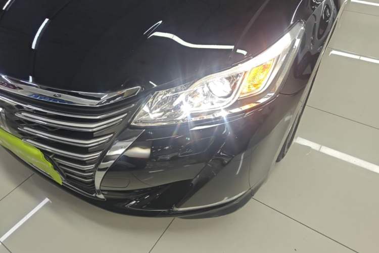 Used Toyota Crown 2015 2.0T Fashion Edition
