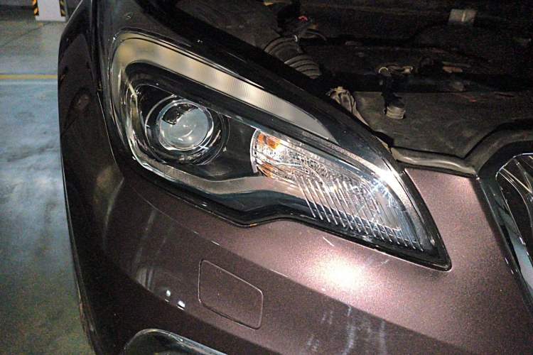 Used Buick Envision 2016 28T Four-Wheel Drive Elite Version Right Front Headlight