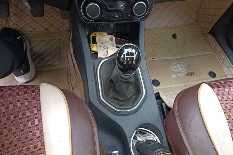 Used FAW Senya R7 2016 1.6L Manual Smart Version
