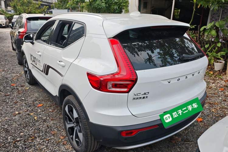 Used Volvo XC40 2024 B4 4x4 Smart Luxury Edition Rear Left 45 Deg