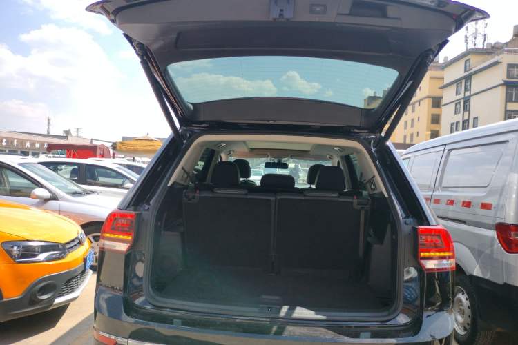 Used Volkswagen Teramont 2020 Revised Version 380TSI Four-Wheel Drive Luxury Edition Trunk