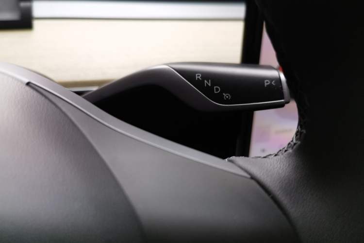 Used Tesla Model Y 2023 Long-Range All-Wheel-Drive Version
