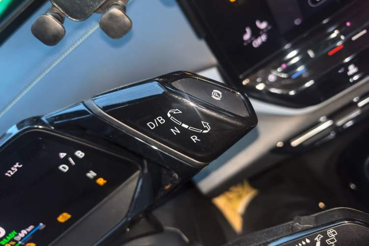 Used Volkswagen ID.4 X 2021 Pure Edition Gear Lever