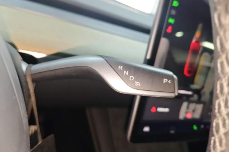 Used Tesla Model Y 2022 Long-Range All-Wheel-Drive Version