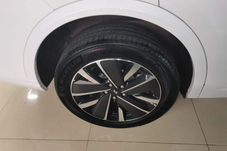 Used Li Auto L8 2025 Max Smart Refresh Edition