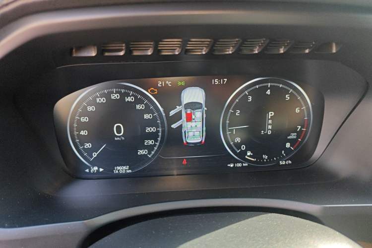 Used Volvo XC90 2017 T6 Prestige 7-Seater Instrument Cluster