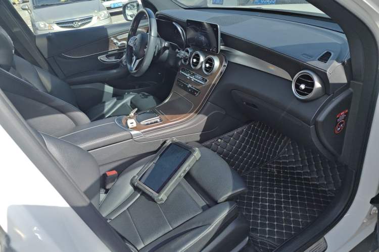 Used Mercedes-Benz GLC 2020 GLC 260 L 4MATIC Luxury Model
