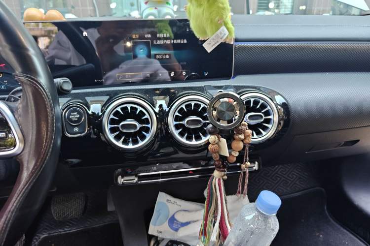 Used Mercedes-Benz A-Class 2020 Facelift A 180 L Sport Sedan Special Configuration Audio And AC Panel